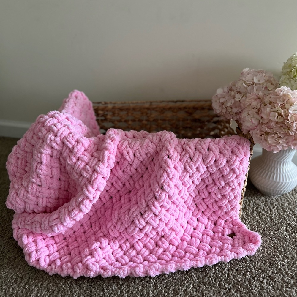 Handmade Chunky Knitted Blanket Super Soft And Cozy
34×36"